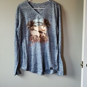 Long sleeve t-shirt
